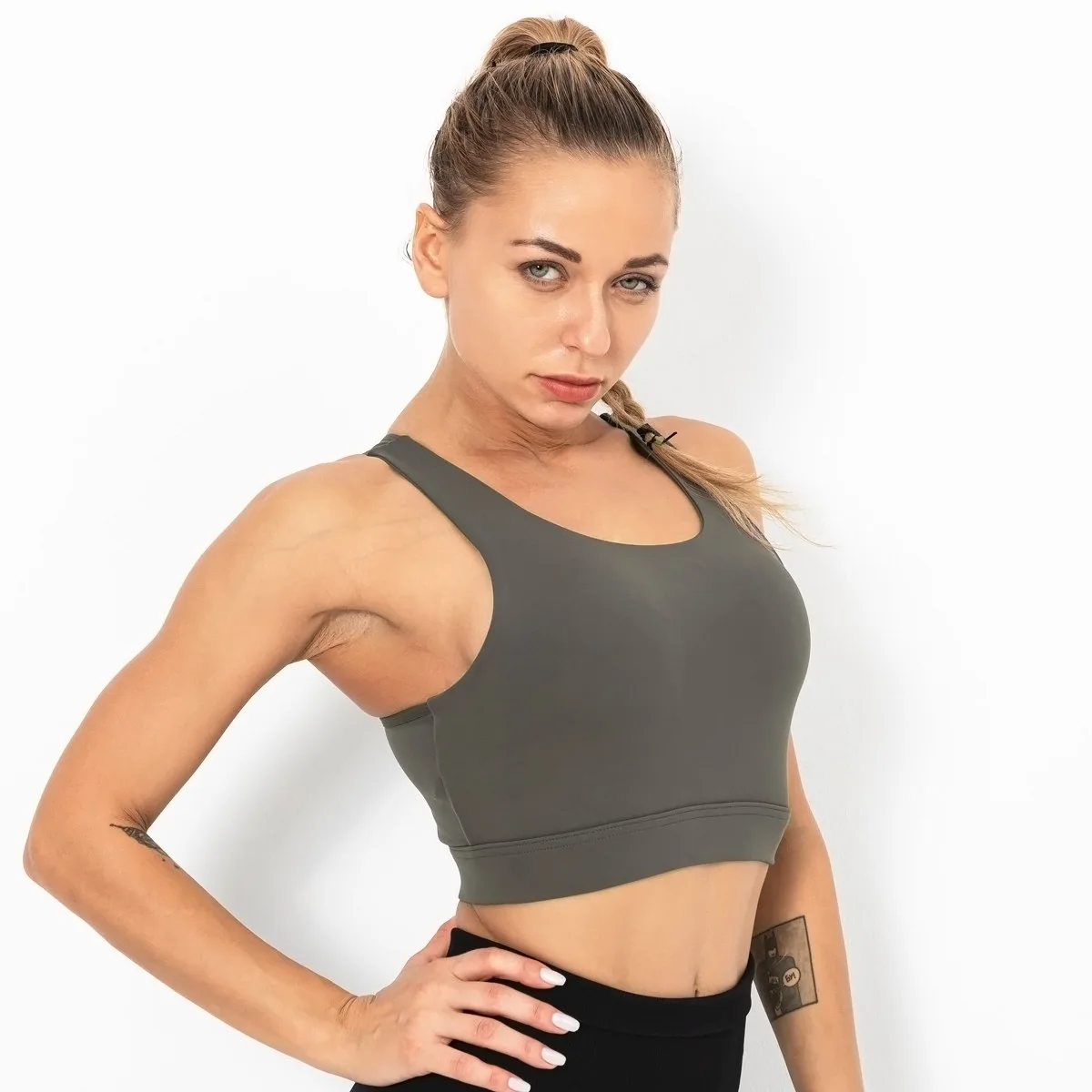 Sports underwear, yoga fitness cross beautiful back gather shockproof running sports bra
Sports underwear, yoga fitness cross beautiful back gather shockproof running sports bra