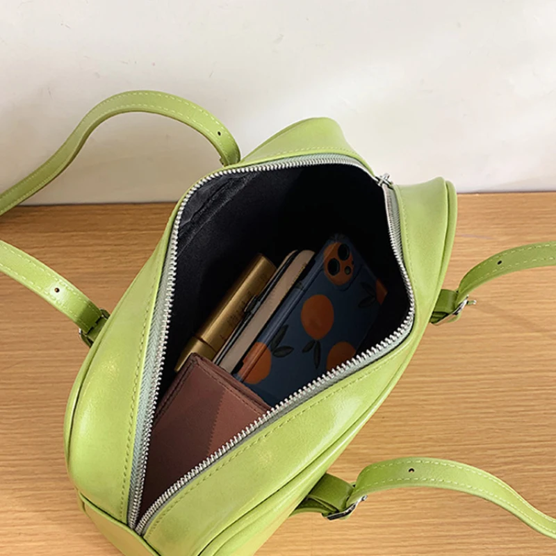 Simple Design Women Fashion Shoulder Bags Soft PU Leather Ladies Solid Color Underarm Bag Large Capacity Female Casual Totes
Simple Design Women Fashion Shoulder Bags Soft PU Leather Ladies Solid Color Underarm Bag Large Capacity Female Casual Totes