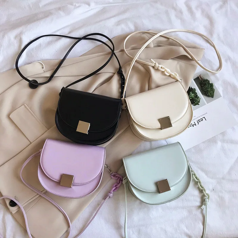 Shoulder Bag Women 2020 Summer Hot New Famous Brand Fashion Crossbody Bag Solid Cover Saddle Bag Casual Simple Handbag
Shoulder Bag Women 2020 Summer Hot New Famous Brand Fashion Crossbody Bag Solid Cover Saddle Bag Casual Simple Handbag