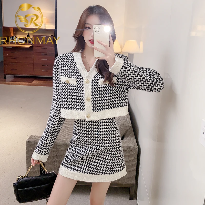 New Temperament Fashion Sets Chic V Neck Long Sleeve Plaid Coat + Mini High Waist Skirts Autumn Patchwork Tweed Two Piece Set
New Temperament Fashion Sets Chic V Neck Long Sleeve Plaid Coat + Mini High Waist Skirts Autumn Patchwork Tweed Two Piece Set