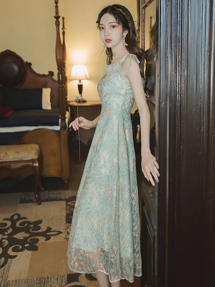 Elegant Sleeveless dress women y2k aesthetic spaghetti strap sexy party dress casual vintage empire thin dress korean style 2021 
Elegant Sleeveless dress women y2k aesthetic spaghetti strap sexy party dress casual vintage empire thin dress korean style 2021