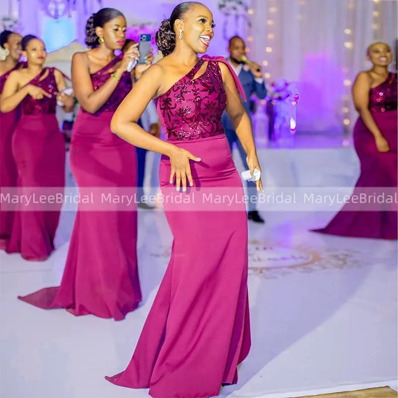 One Shoulder Mermaid Bridesmaid Dresses With Sweep Train Fuchsia Sequins Appliques Long Party Dress robe de demoiselle d honneur
One Shoulder Mermaid Bridesmaid Dresses With Sweep Train Fuchsia Sequins Appliques Long Party Dress robe de demoiselle d honneur