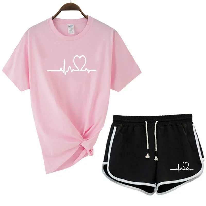 2021 Summer Ladies Printed T-shirt + Shorts 2-piece Set Love Large Cotton Ladies Sports Suit Jogging Fitness Girl Short Sleeve
2021 Summer Ladies Printed T-shirt + Shorts 2-piece Set Love Large Cotton Ladies Sports Suit Jogging Fitness Girl Short Sleeve