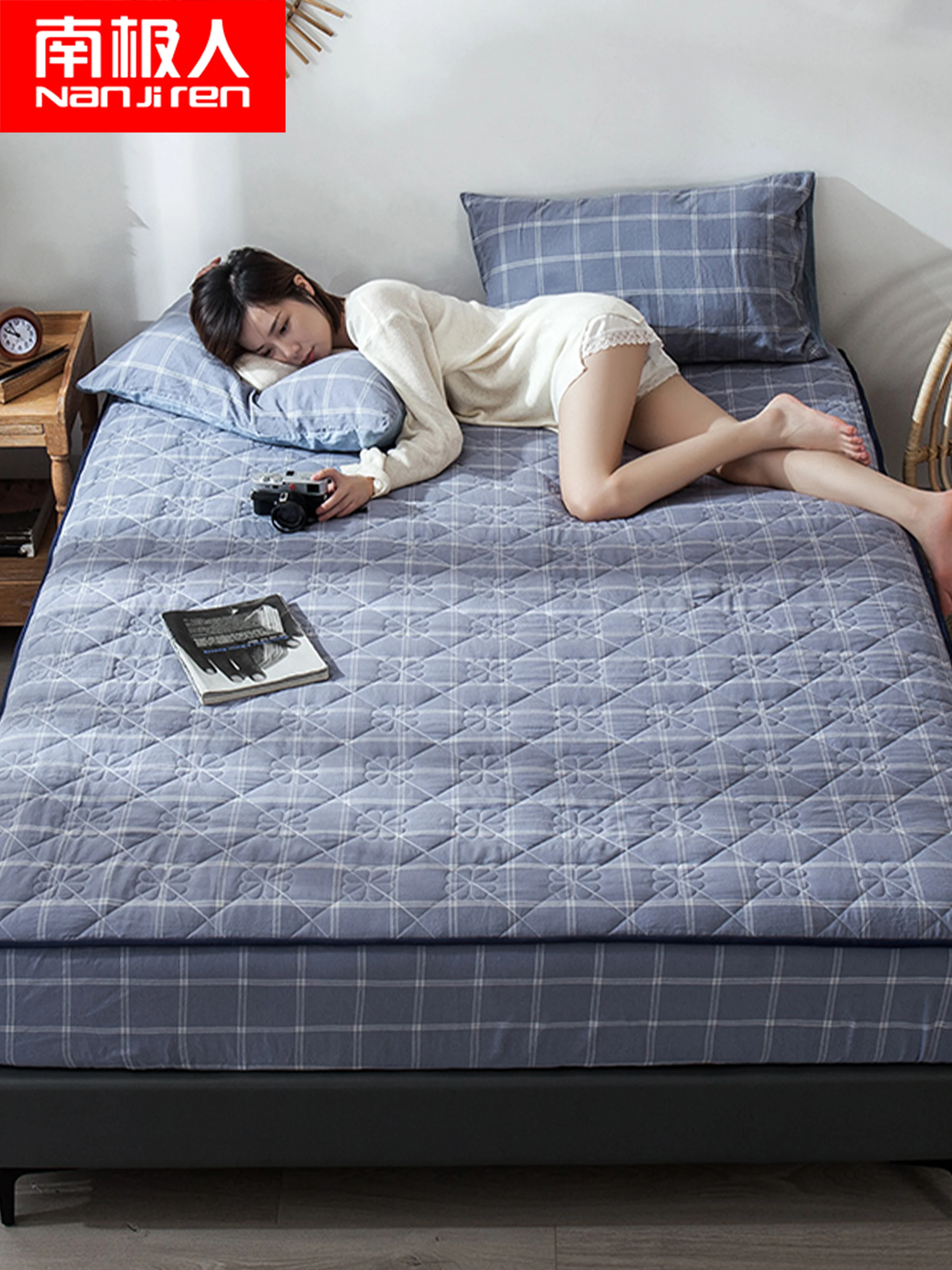 fitted sheet single piece bedspread full cotton bed cover thickened with cotton Simmons protective cover mattress package
fitted sheet single piece bedspread full cotton bed cover thickened with cotton Simmons protective cover mattress package