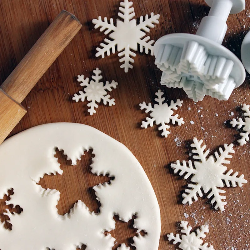 

3Pcs Christmas Snowflake Cookies Biscuit Mold Fondant Sugar Craft Plunger Cookie Cutters Xams Snow Cupcake Cake Decorating Tools