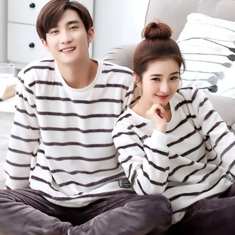 French Velvet Couple Pajamas Autumn and Winter Warm Men's and Women's Home Clothing Set Sleepwear Nightwear Women 
French Velvet Couple Pajamas Autumn and Winter Warm Men's and Women's Home Clothing Set Sleepwear Nightwear Women