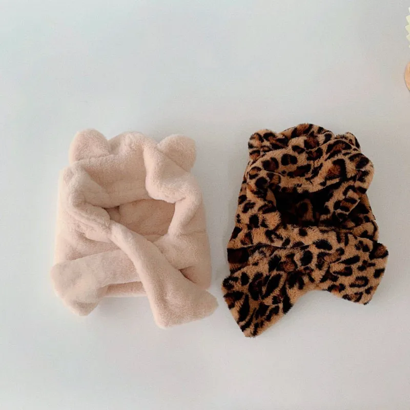 2021 South Korean same style plush children leopard print cartoon hat winter thickened warm all-in-one hat cute baby ear cap
2021 South Korean same style plush children leopard print cartoon hat winter thickened warm all-in-one hat cute baby ear cap