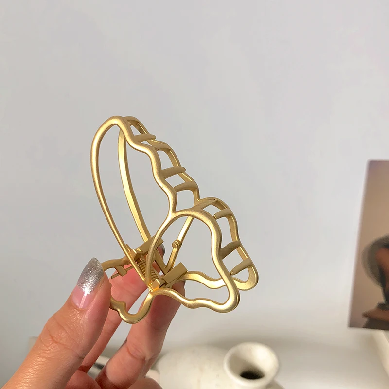Fashion 2021 New Big Butterfly Hair Claw Clips Big Size Makeup Hair Golden Plating Metal Barrettes For Women Hair Accessories
Fashion 2021 New Big Butterfly Hair Claw Clips Big Size Makeup Hair Golden Plating Metal Barrettes For Women Hair Accessories