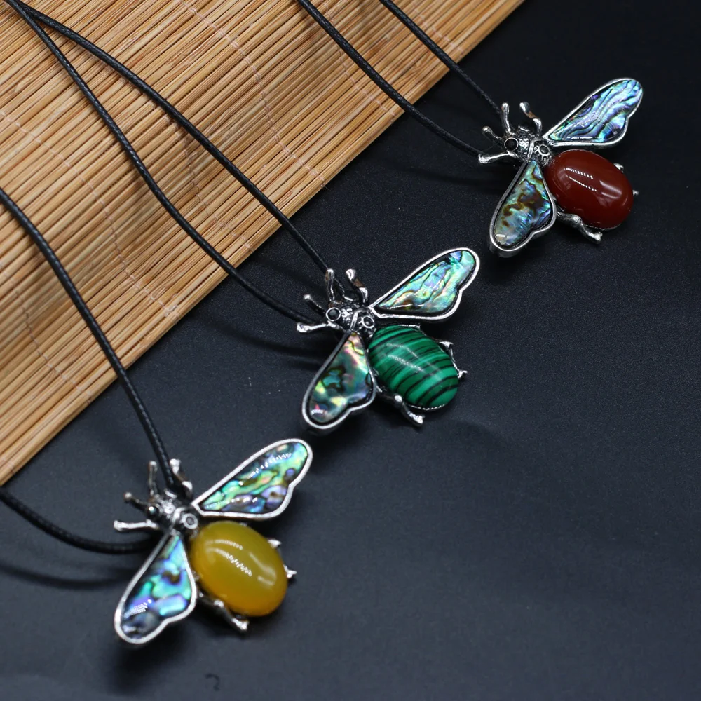 2021New Natural Freshwater Shell Alloy Insect Pendant Necklace Various Stones Exquisite DIY Jewelry Gift Mother of Pearl Shells
2021New Natural Freshwater Shell Alloy Insect Pendant Necklace Various Stones Exquisite DIY Jewelry Gift Mother of Pearl Shells