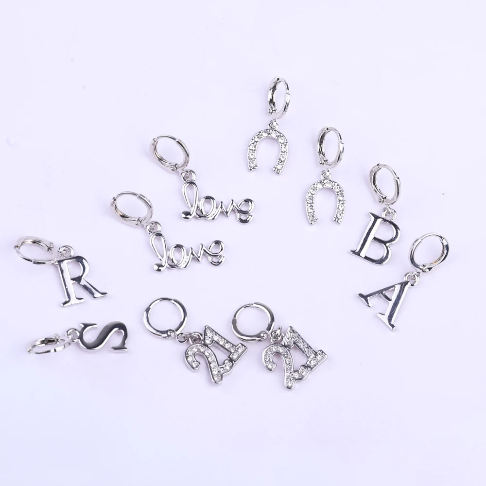 Korean fashion small pendant children's earrings with various patterns starfish scallop hippocampus drop earrings for women 2020
Korean fashion small pendant children's earrings with various patterns starfish scallop hippocampus drop earrings for women 2020