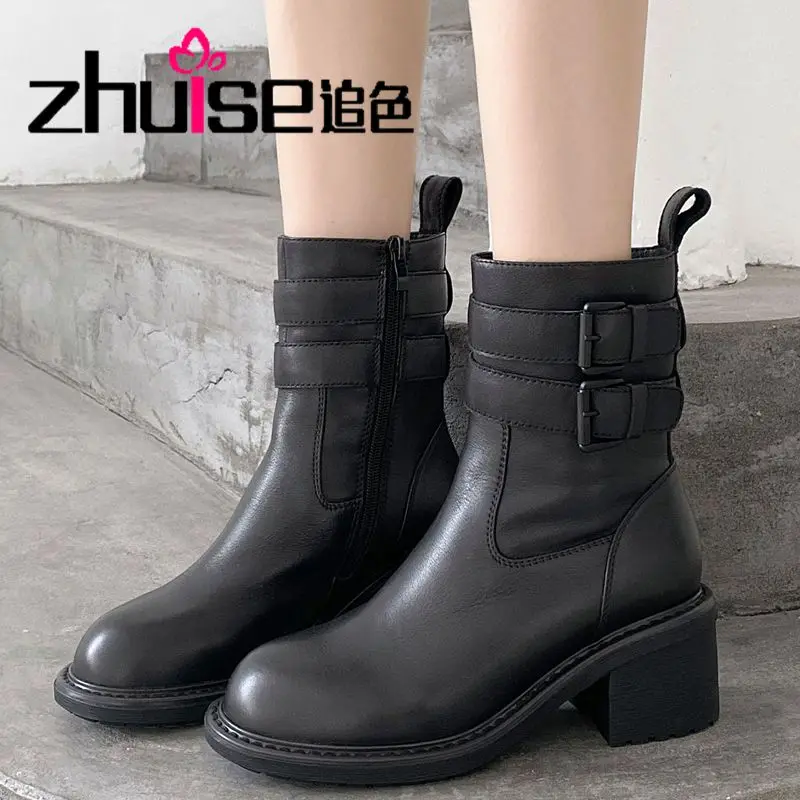 The first layer inside and outside all leather riding boots women's autumn short boots British style high-heeled women's boots
The first layer inside and outside all leather riding boots women's autumn short boots British style high-heeled women's boots