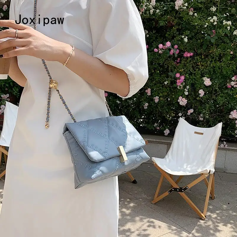 Elegant Chains Shoulder Bag for Women Diamond Lattice Crossbody Bag Flap Messenger Handbag Pu Leather Armpit Bag Purse
Elegant Chains Shoulder Bag for Women Diamond Lattice Crossbody Bag Flap Messenger Handbag Pu Leather Armpit Bag Purse
