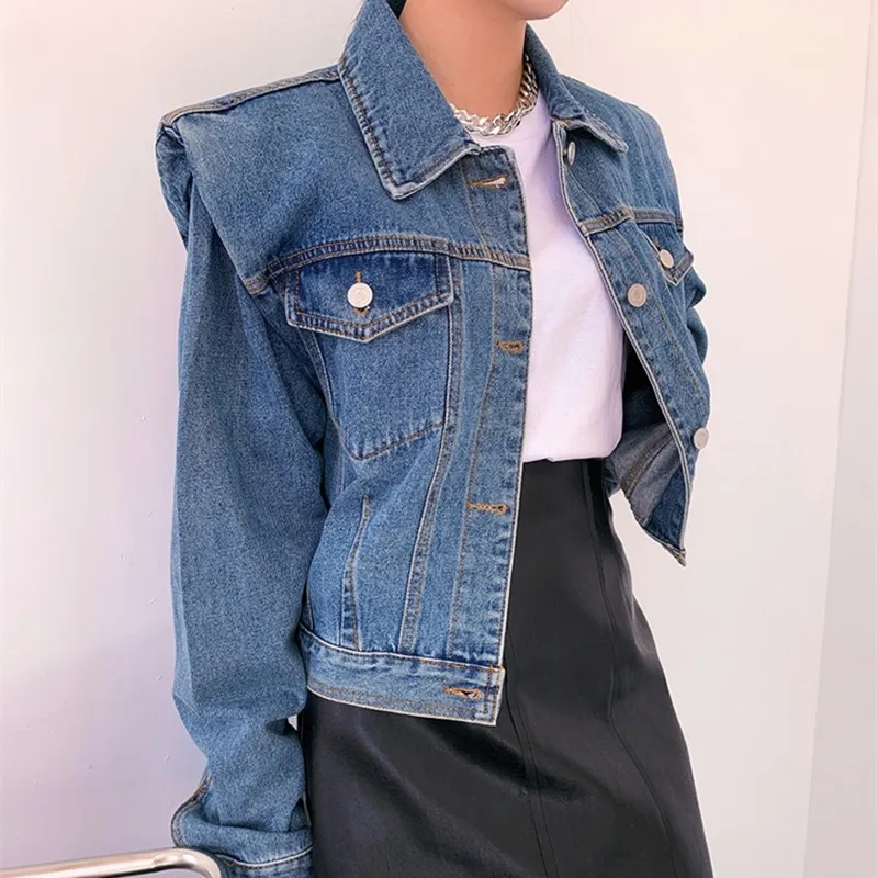 2021 Retro Pleated Padded Shoulder Loose Denim Jacket Women Long Sleeve Lapel Chic All-match Short Blue Denim Coat Lady
2021 Retro Pleated Padded Shoulder Loose Denim Jacket Women Long Sleeve Lapel Chic All-match Short Blue Denim Coat Lady