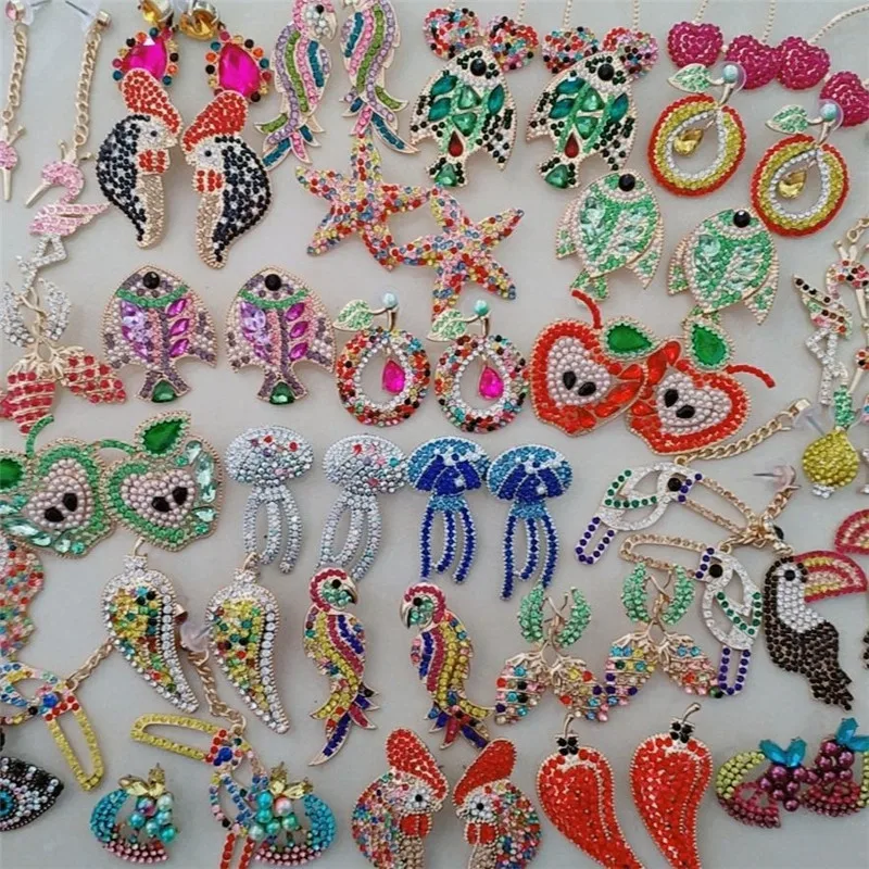 FASHIONSNOOPS Fashion Multicolored Crystal Drop Earrings Women Animal Birds Fruits Maxi Statement Earrings Wedding Party Jewelry
FASHIONSNOOPS Fashion Multicolored Crystal Drop Earrings Women Animal Birds Fruits Maxi Statement Earrings Wedding Party Jewelry