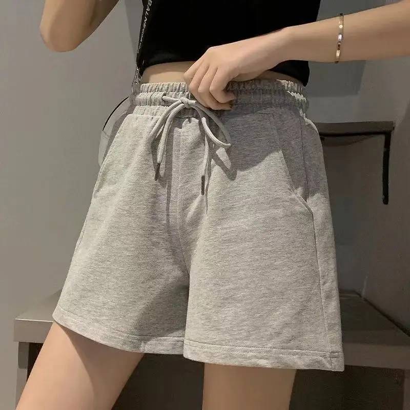 Cotton sports shorts women's summer loose wear Korean elastic high waist fashion slim casual shorts wide leg pants
Cotton sports shorts women's summer loose wear Korean elastic high waist fashion slim casual shorts wide leg pants