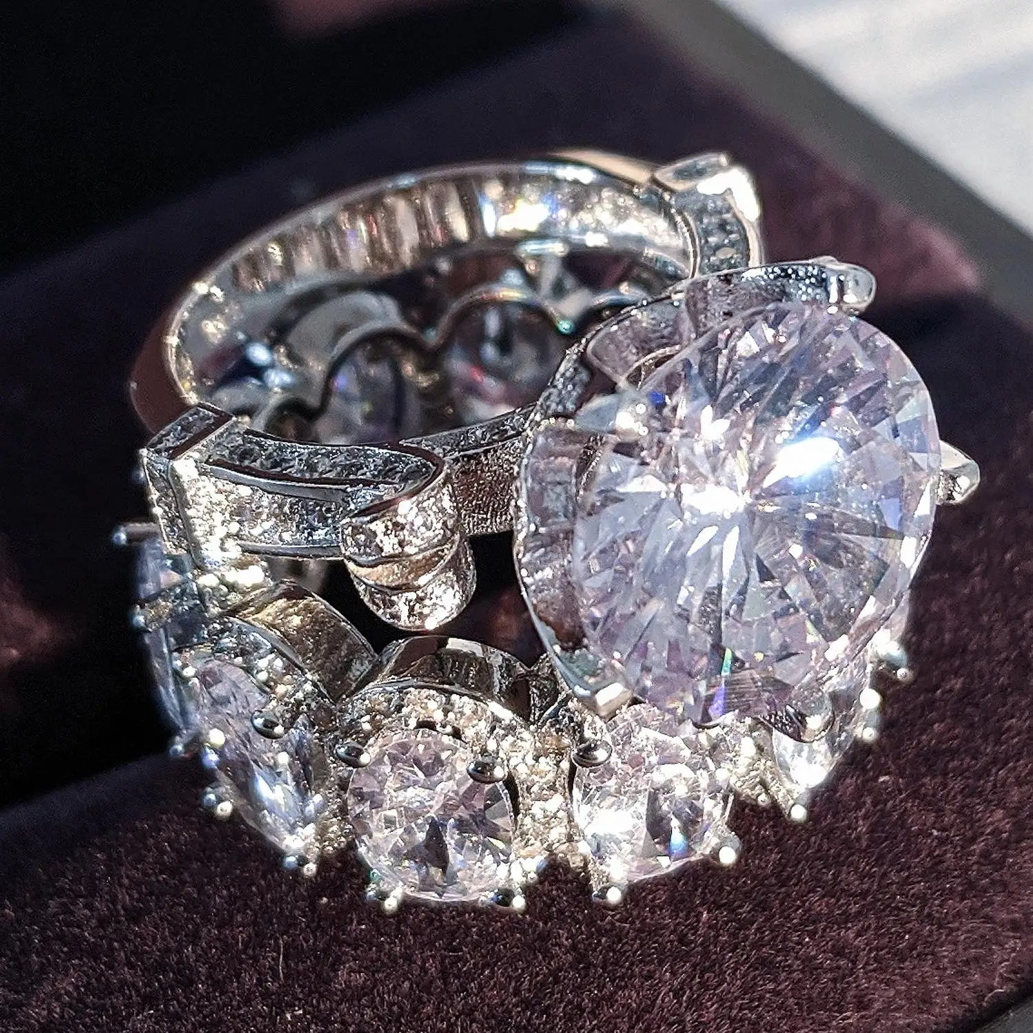 Luxury Real 925 Sterling Silver Oval Princess Cut Wedding Ring Set For Women Engagement Band Eternity Jewelry Zirconia R5699S
Luxury Real 925 Sterling Silver Oval Princess Cut Wedding Ring Set For Women Engagement Band Eternity Jewelry Zirconia R5699S