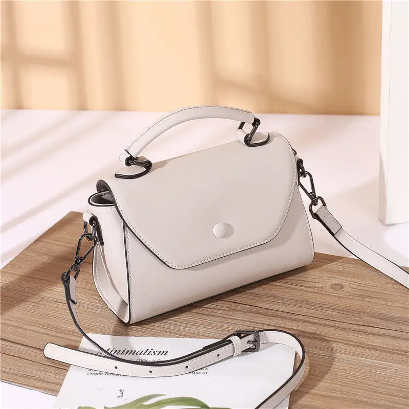 New 2021 Fashion Women's Genuine Leather Handbags Luxury Handbags Ladies Small Shoulder Bags Vintage Messenger Bags Cow Leather
New 2021 Fashion Women's Genuine Leather Handbags Luxury Handbags Ladies Small Shoulder Bags Vintage Messenger Bags Cow Leather