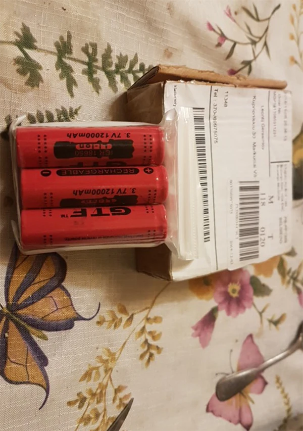 3.7V 12000mah 18650 Battery LED Flashlight Torch Batteries Li-ion Rechargeable Batteries Portable LED powerbank celular
3.7V 12000mah 18650 Battery LED Flashlight Torch Batteries Li-ion Rechargeable Batteries Portable LED powerbank celular