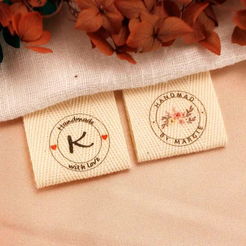 30X70mm,Cotton Twill webbing,Flat or Folded labels,Printed Sew-in Fabric,Custom Personalizada,Sewing,Knitting or Crochet Labels 
30X70mm,Cotton Twill webbing,Flat or Folded labels,Printed Sew-in Fabric,Custom Personalizada,Sewing,Knitting or Crochet Labels