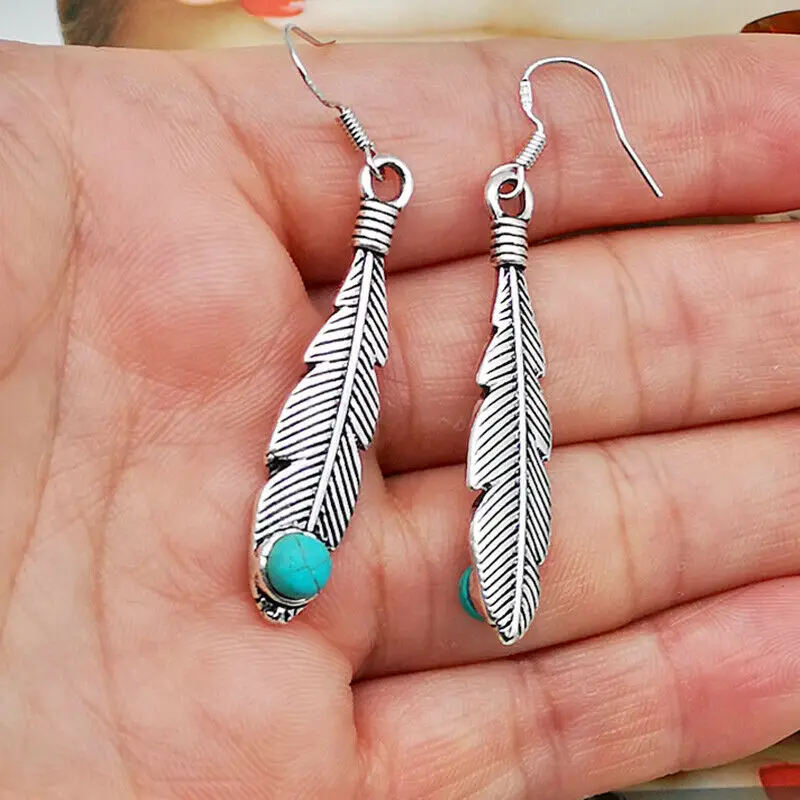 European and American court retro Feather Earrings Suitable for banquet Women's jewelry earrings
European and American court retro Feather Earrings Suitable for banquet Women's jewelry earrings