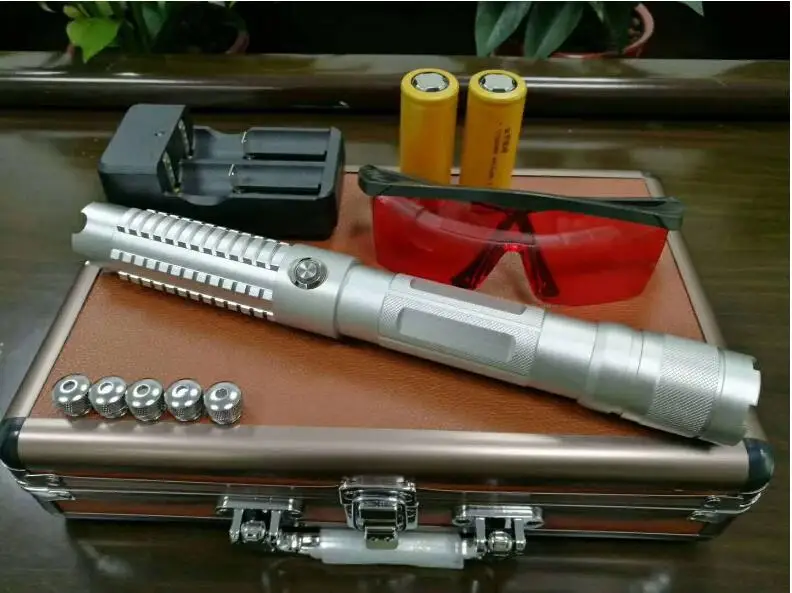 High power Military 450nm 100000m 100w Blue Laser Pointer Flashlight Light Burning match/dry wood/black/Burn cigarettes Hunting
High power Military 450nm 100000m 100w Blue Laser Pointer Flashlight Light Burning match/dry wood/black/Burn cigarettes Hunting