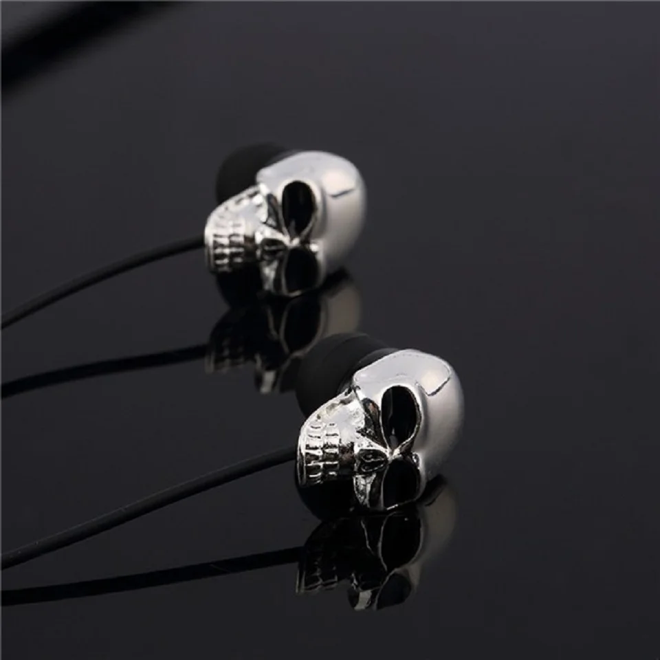 Metal Skull Head Earphone Unique Design Earbud Universal 3.5mm Port In-ear Headset for Mobile Phone iPod MP3 MP4 Silver color
Metal Skull Head Earphone Unique Design Earbud Universal 3.5mm Port In-ear Headset for Mobile Phone iPod MP3 MP4 Silver color