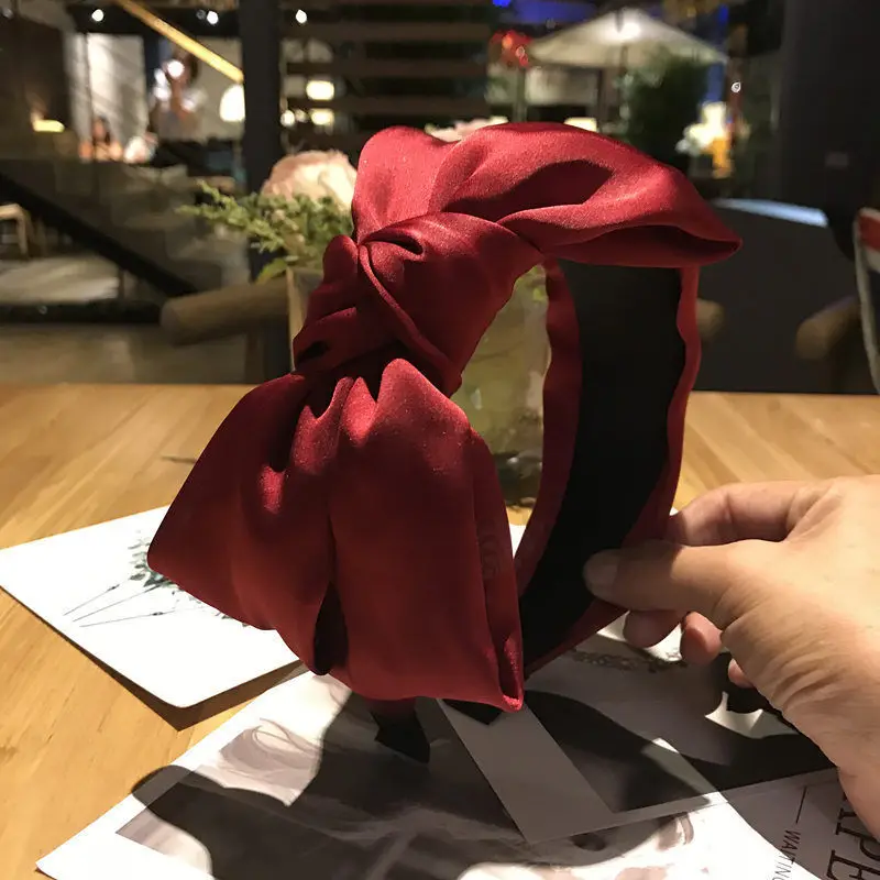 Модная повязка на голову с бантом для женщин, милая повязка на голову для девочек, Женская повязка на голову с бантом, обруч для волос, аксессуары для волос, головной убор
Модная повязка на голову с бантом для женщин, милая повязка на голову для девочек, Женская повязка на голову с бантом, обруч для волос, аксессуары для волос, головной убор