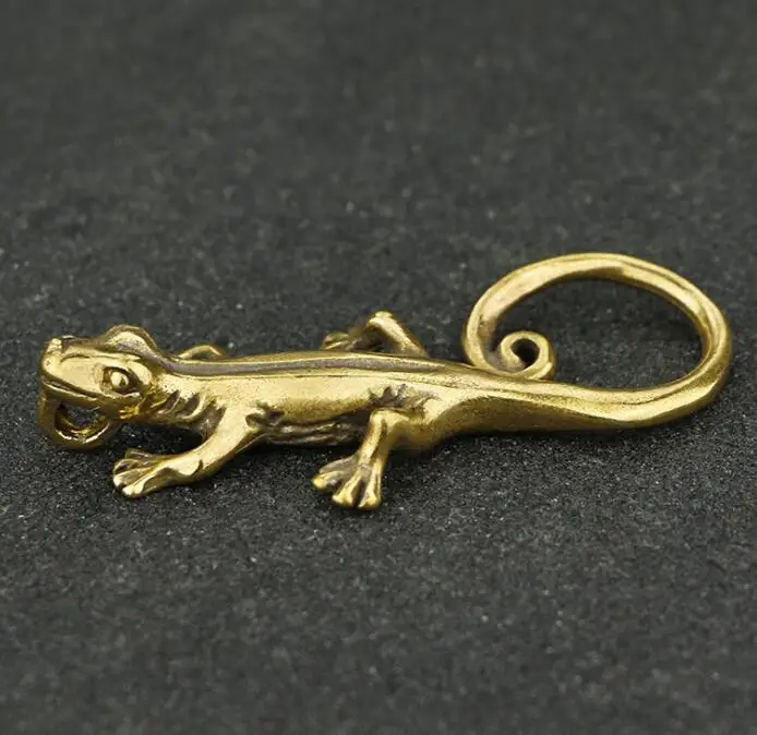 Collection Chinese Brass Carved animal House lizard Exquisite Small Pendant Statue Gift
Collection Chinese Brass Carved animal House lizard Exquisite Small Pendant Statue Gift