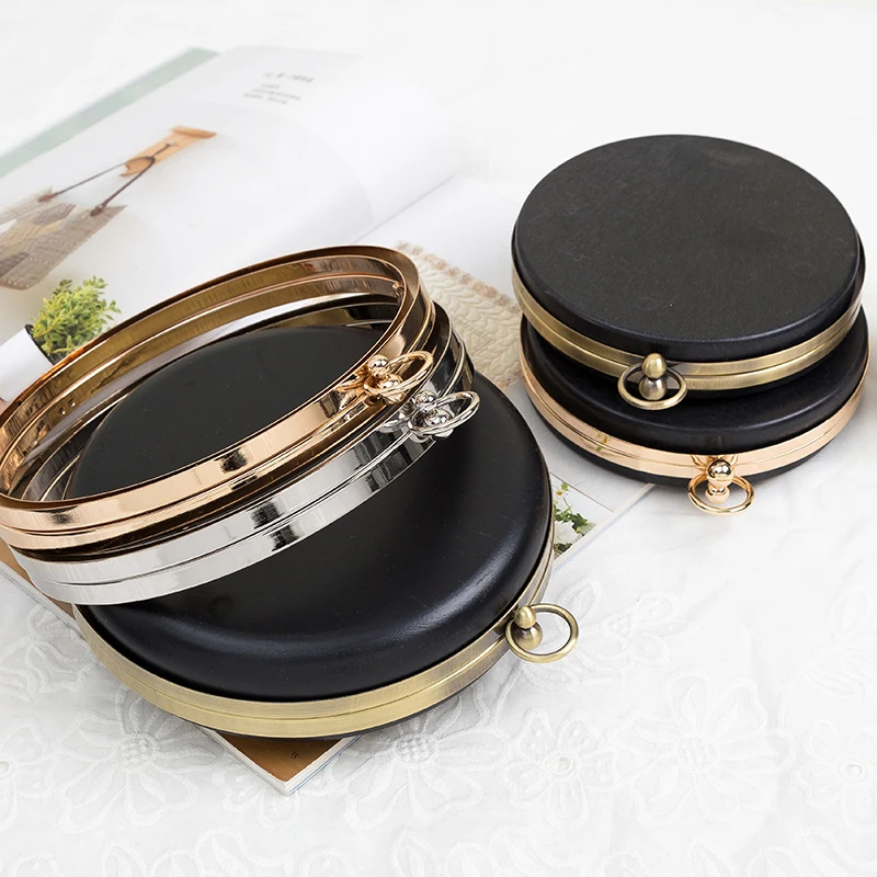 18cm Metal Clasps Dinner Round Box Purses Frame Handles for DIY Handbags Kiss Twisted Lock Buckle Tone Bag Accessories
18cm Metal Clasps Dinner Round Box Purses Frame Handles for DIY Handbags Kiss Twisted Lock Buckle Tone Bag Accessories