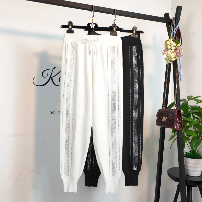 Diamond Stripe Pattern Women Jogger Pants 2019 England Style High Waist Harem Pants Spring White Black Casual Knitted Sweatpants
Diamond Stripe Pattern Women Jogger Pants 2019 England Style High Waist Harem Pants Spring White Black Casual Knitted Sweatpants