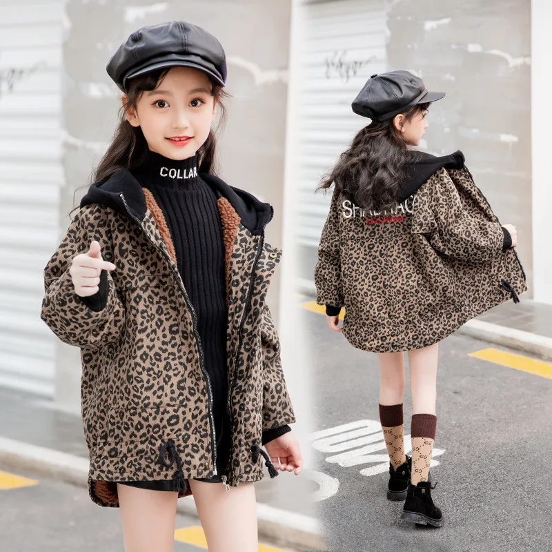 Girls clothes winter new hooded leopard plus velvet denim windbreaker 4-14 long-sleeved children's clothing
Girls clothes winter new hooded leopard plus velvet denim windbreaker 4-14 long-sleeved children's clothing