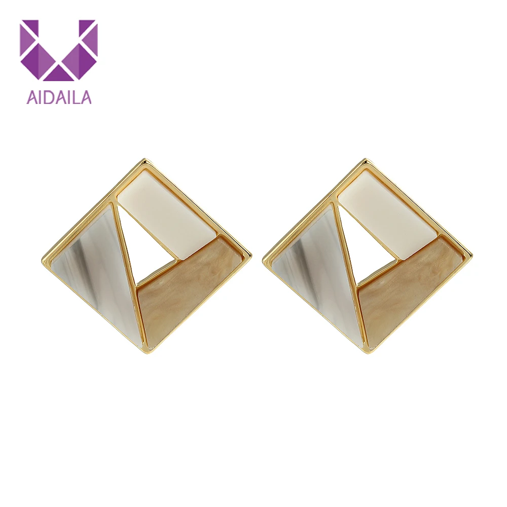 AIDAILA Women Stud Earrings Resin Material Triangle Shape Square Korean Style Classic Fashion Jewelry Oorbellen EH05158
AIDAILA Women Stud Earrings Resin Material Triangle Shape Square Korean Style Classic Fashion Jewelry Oorbellen EH05158