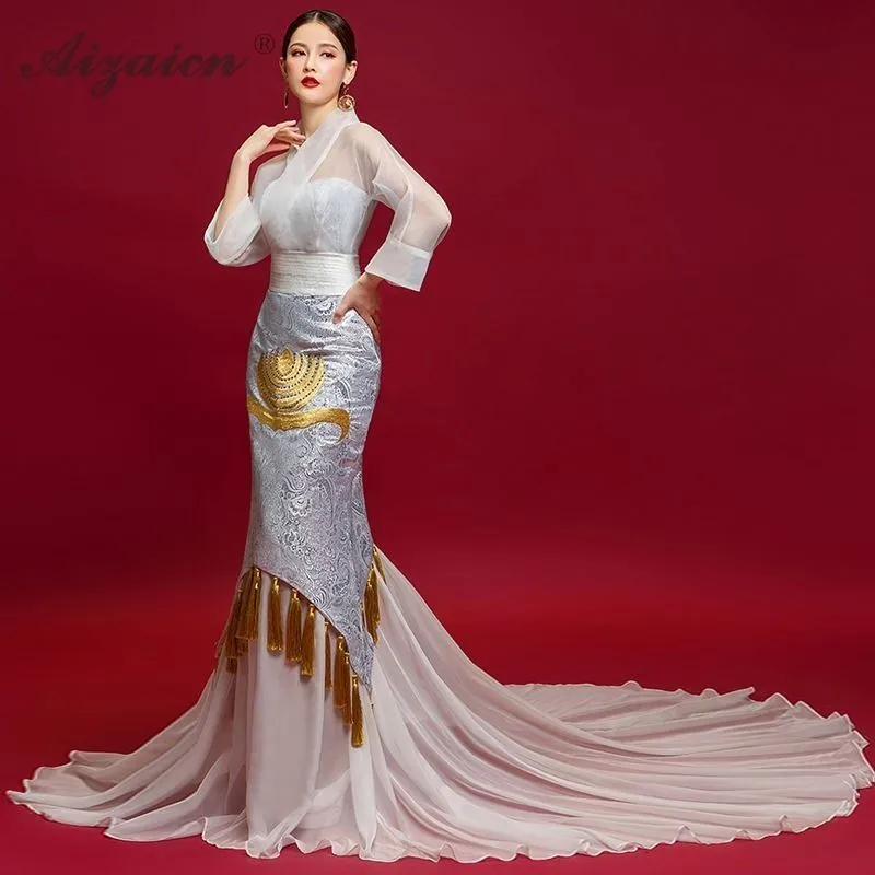 V-neck Burgundy Tulle With Embroidery Mermaid Evening Dresses Qipao Long Cheongsams Chinese Wedding Dress Satin Cheongsam Girl
V-neck Burgundy Tulle With Embroidery Mermaid Evening Dresses Qipao Long Cheongsams Chinese Wedding Dress Satin Cheongsam Girl