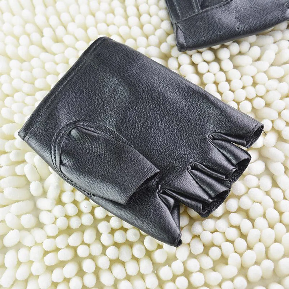 Fashion Leather Gloves Mens Cool Hollow Punk Hip-Hop Gloves 2018 new Fingerless Gloves Black Driving Motorcycle Mittens
Fashion Leather Gloves Mens Cool Hollow Punk Hip-Hop Gloves 2018 new Fingerless Gloves Black Driving Motorcycle Mittens
