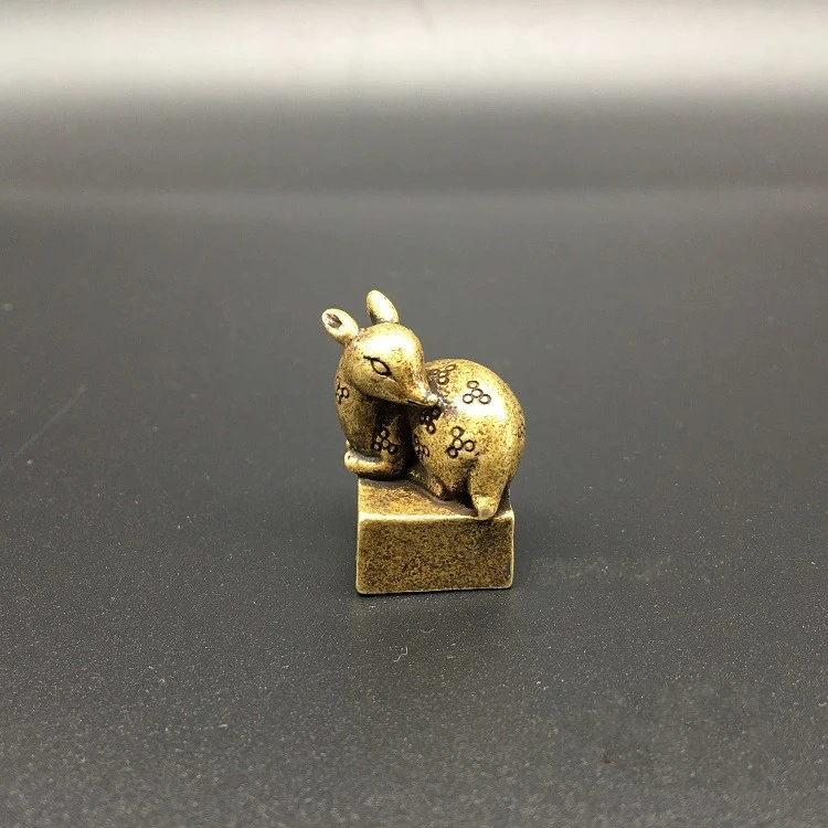 Collectable Chinese Brass Carved Animal Lovely Sika Deer Seal Exquisite Small Statues
Collectable Chinese Brass Carved Animal Lovely Sika Deer Seal Exquisite Small Statues