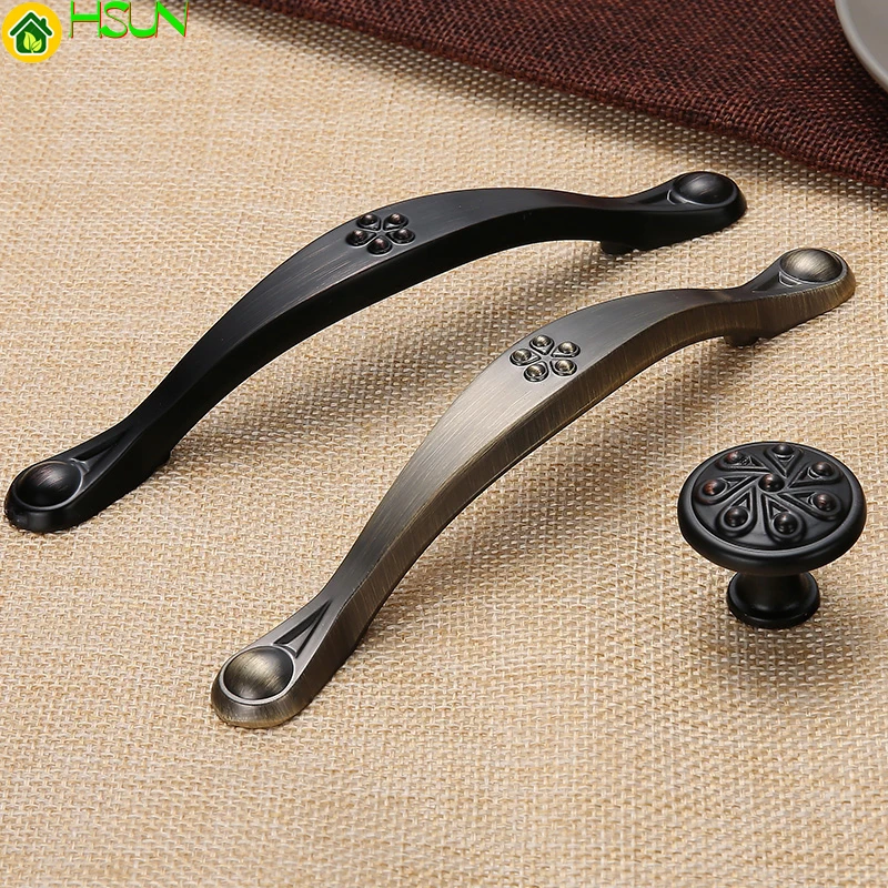 American Style knobs and pulls for cabinets vintage cabinet knobs Simple Kitchen Handles Drawer Pulls deurknoppen kast Z-0588
American Style knobs and pulls for cabinets vintage cabinet knobs Simple Kitchen Handles Drawer Pulls deurknoppen kast Z-0588