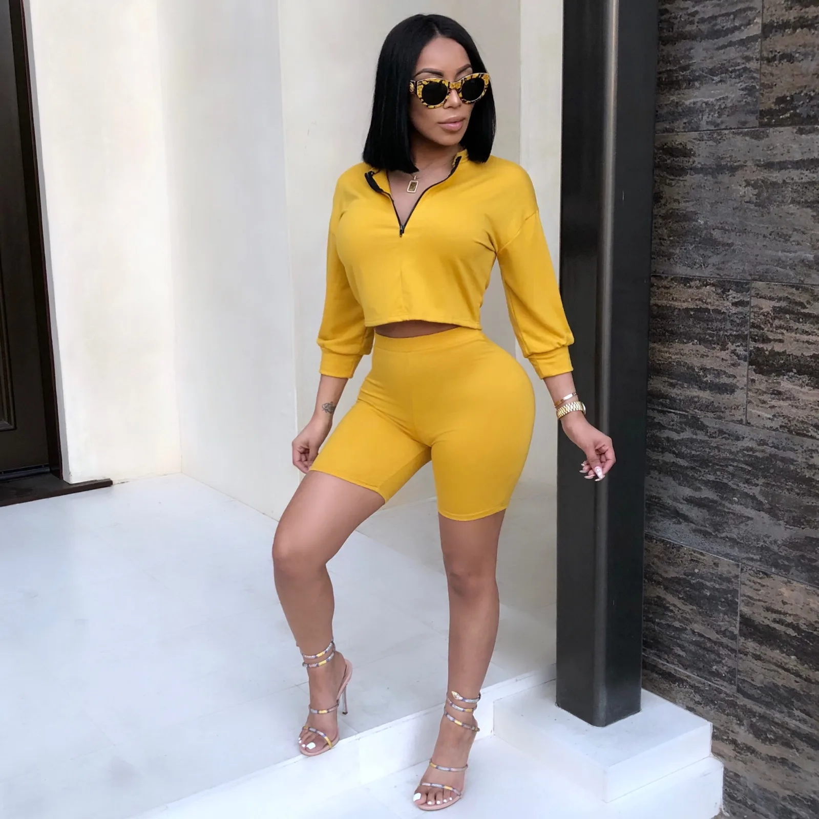 2019 New Arrival 2PCS/Set Women Clothe Sets Zip Up V-neck Crop Top +Shorts Outfit Set Fashion Workout Clothing Tracksuit
2019 New Arrival 2PCS/Set Women Clothe Sets Zip Up V-neck Crop Top +Shorts Outfit Set Fashion Workout Clothing Tracksuit