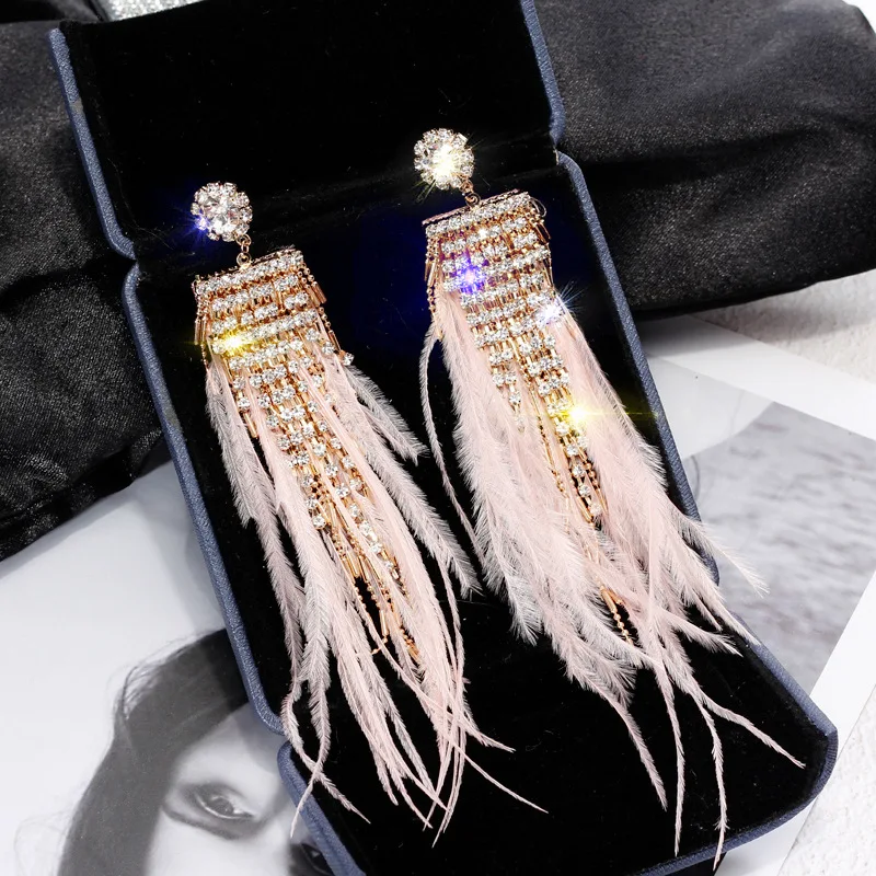 FYUAN Luxury Shining Crystal Earrings Long Tassel Rhinestone Earring Pink Feather Drop Earrings for Women Wedding Party Jewelry
FYUAN Luxury Shining Crystal Earrings Long Tassel Rhinestone Earring Pink Feather Drop Earrings for Women Wedding Party Jewelry