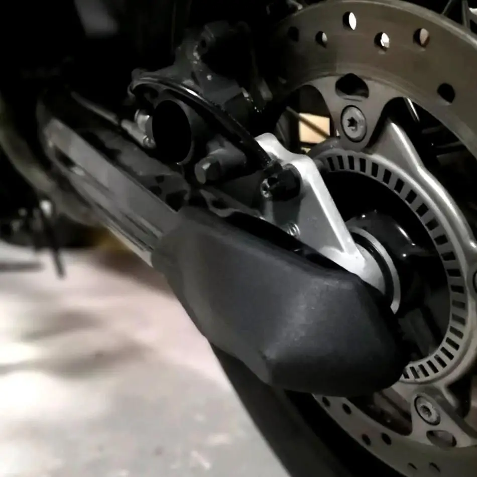 Motorcycle Swingarm Axle Cover Protector For BMW F650GS F700GS F800GS F800GS ADV 
Motorcycle Swingarm Axle Cover Protector For BMW F650GS F700GS F800GS F800GS ADV