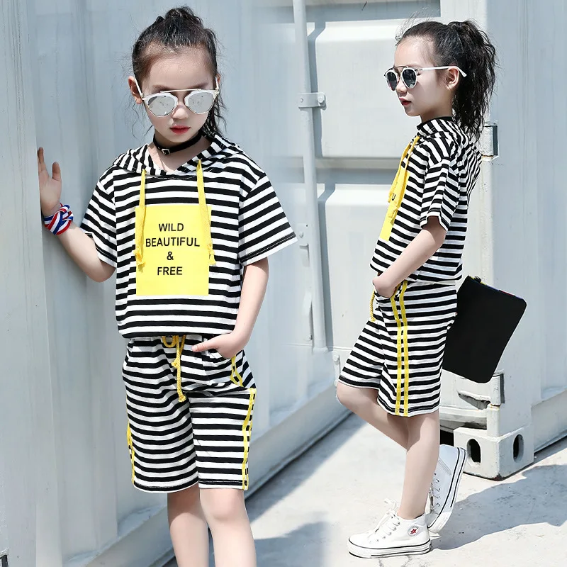 2019 new summer girl style casual stripe short sleeve + sports shorts two-piece suit for children 4-14 Ages
2019 new summer girl style casual stripe short sleeve + sports shorts two-piece suit for children 4-14 Ages