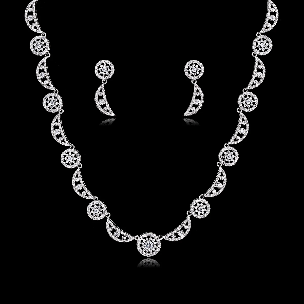 Classic Crystal CZ Cubic Zirconia Bridal Wedding Drop Necklace Earring Set for Women Accessories CN10147
Classic Crystal CZ Cubic Zirconia Bridal Wedding Drop Necklace Earring Set for Women Accessories CN10147