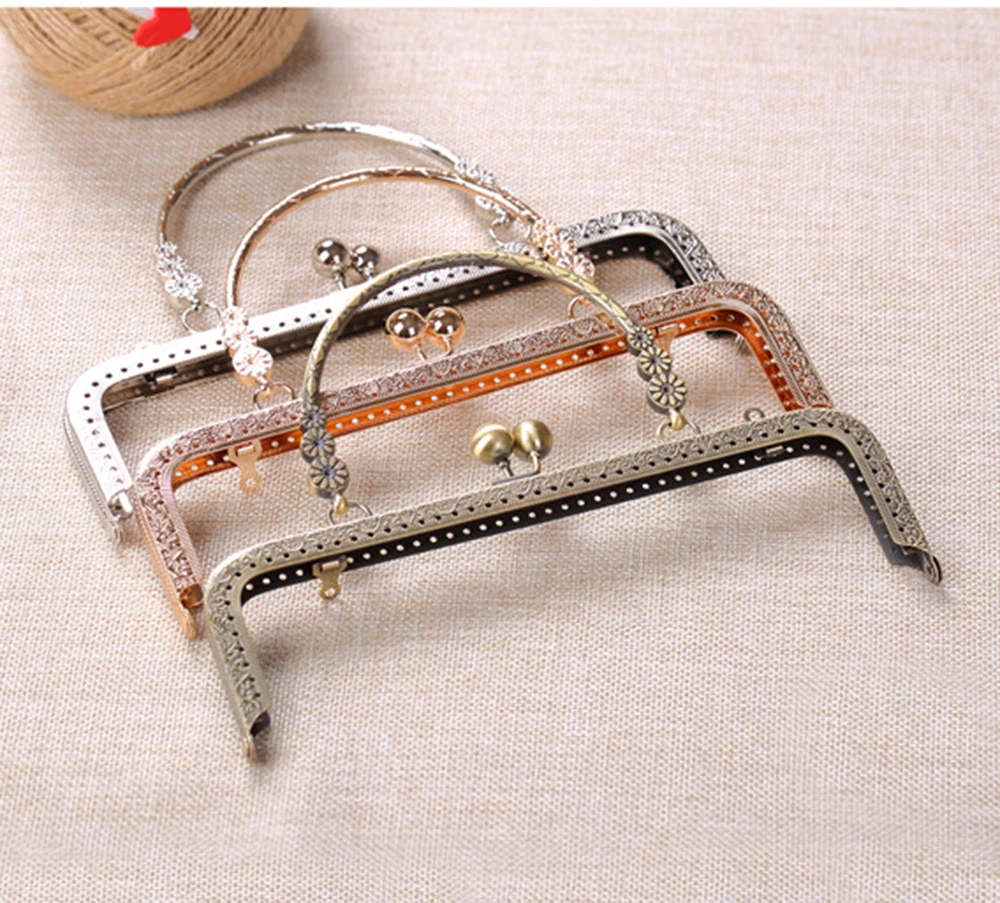 10pcs Hand Press Square Flower Handle Shape 18cm Metal Purse Frame for Bag Sewing Craft Tailor Sewer
10pcs Hand Press Square Flower Handle Shape 18cm Metal Purse Frame for Bag Sewing Craft Tailor Sewer