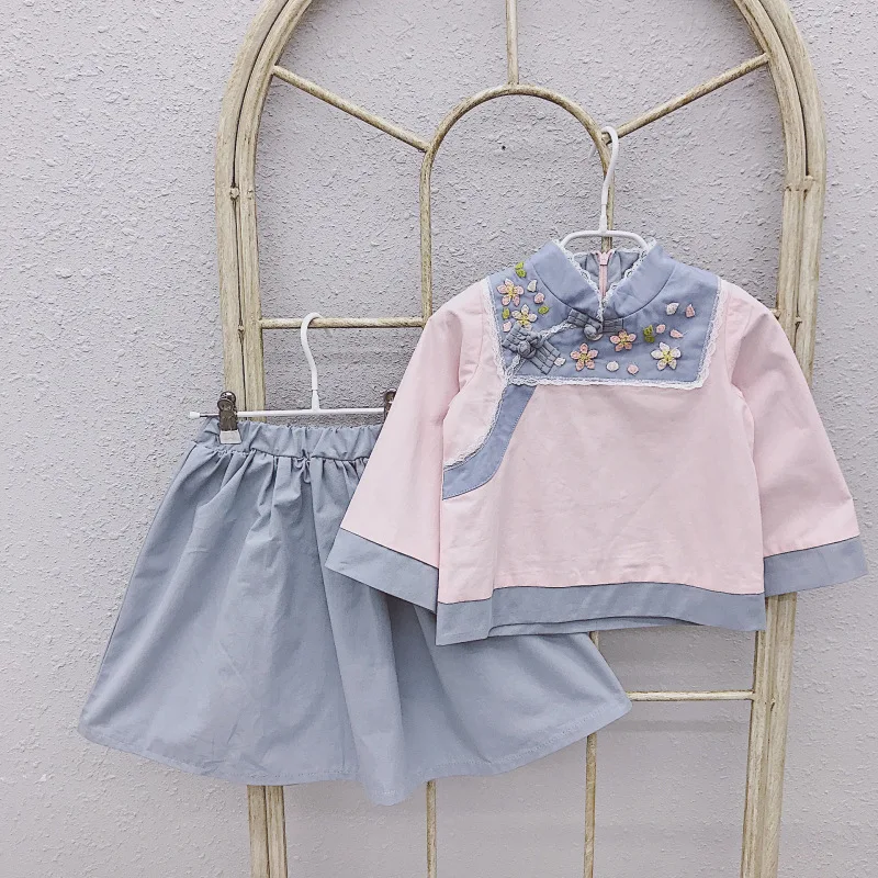 2019 Baby Girls Embroidery Floral Long Dress Simple China Tang Hanfu Children Traditional Ancient Folk Costume Summer Clothes
2019 Baby Girls Embroidery Floral Long Dress Simple China Tang Hanfu Children Traditional Ancient Folk Costume Summer Clothes