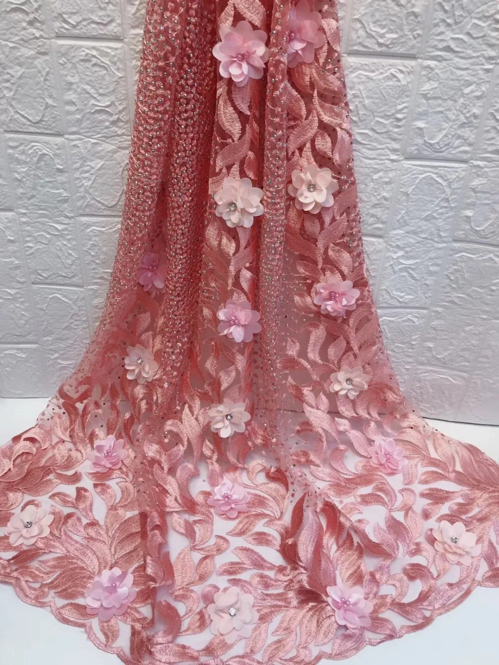 3D flower applique lace embroidery beaded wedding french tulle net bridal African 3D lace fabric 2019 high quality for dress
3D flower applique lace embroidery beaded wedding french tulle net bridal African 3D lace fabric 2019 high quality for dress