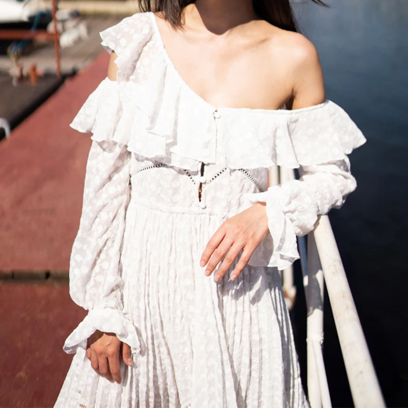 VGH Print Hollow Out Women's Dress Strapless Off Shoulder Flare Sleeve Hem Asymmetrical Dresses Female 2020 Summer Fashion New
VGH Print Hollow Out Women's Dress Strapless Off Shoulder Flare Sleeve Hem Asymmetrical Dresses Female 2020 Summer Fashion New