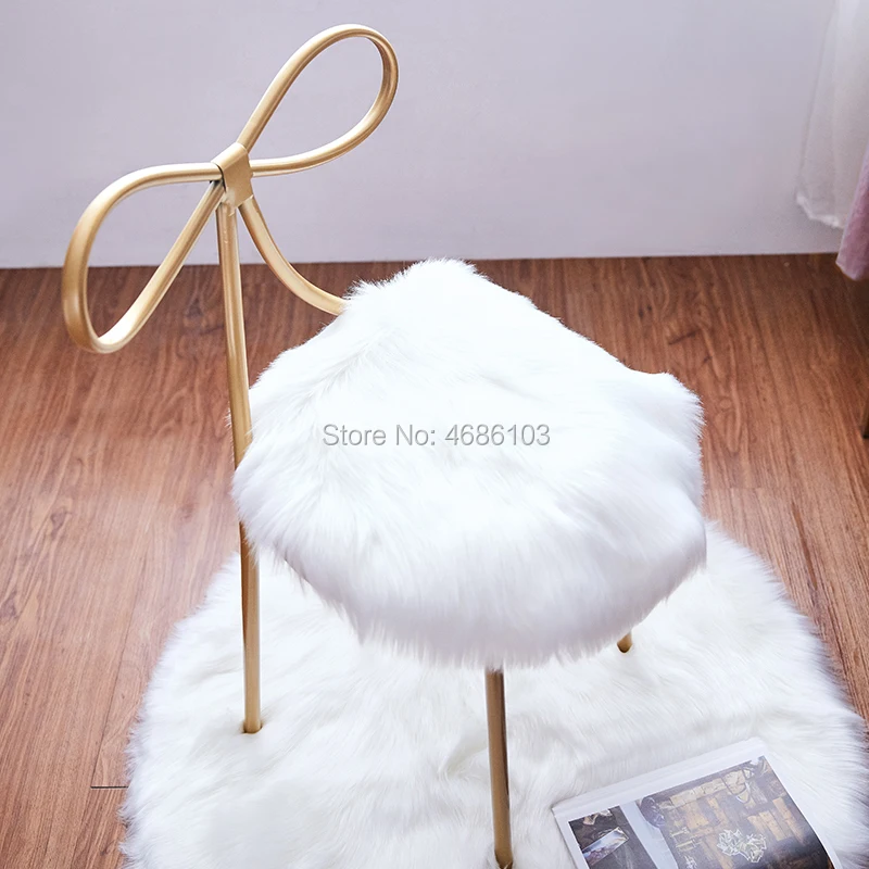 Princes dressing table chair with carpet Butterfly Stool house furniture Iron nordic furniture chairs modern luxury Chairs
Princes dressing table chair with carpet Butterfly Stool house furniture Iron nordic furniture chairs modern luxury Chairs