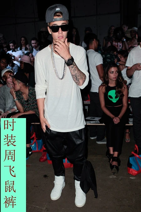 27-44 Men clothing Justin Bieber feet flying squirrel pants harem pants leather pants plus size stage singer costumes
27-44 Men clothing Justin Bieber feet flying squirrel pants harem pants leather pants plus size stage singer costumes