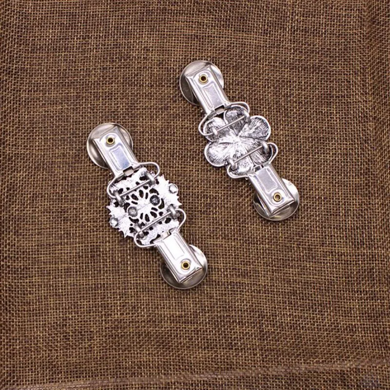 European And American Clothing Classic Flower Crystal Inlaid Clothing Clips Women Cardigan Sweater Blouse Pin Shawl Brooch Shi
European And American Clothing Classic Flower Crystal Inlaid Clothing Clips Women Cardigan Sweater Blouse Pin Shawl Brooch Shi