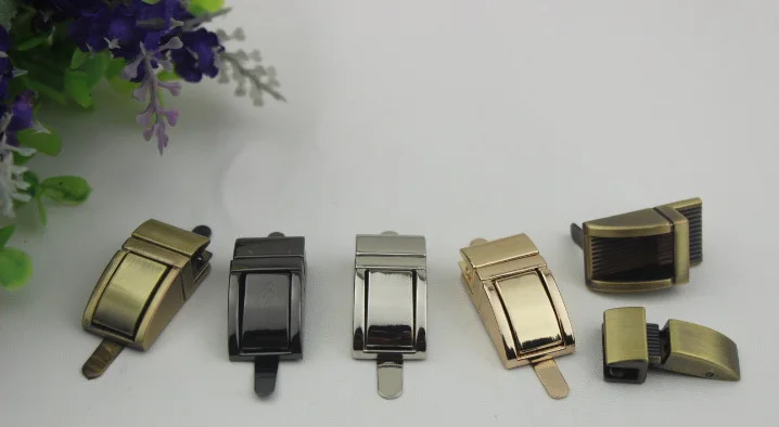6pcs/ Lot Luggage Hardware Accessories Lock Switch Metal Screw Lock Padlock For Bag Button Bag Part Diy Handbag Accessories
6pcs/ Lot Luggage Hardware Accessories Lock Switch Metal Screw Lock Padlock For Bag Button Bag Part Diy Handbag Accessories