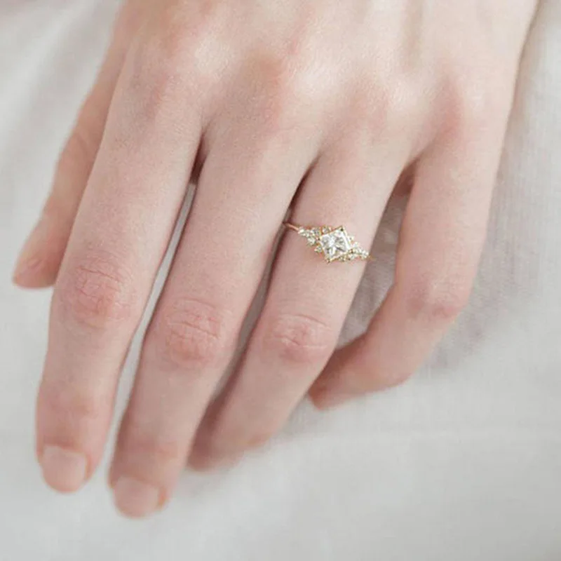 Huitan Wedding Ring with Square Cutting CZ Prong Setting Gold Color Fashion Engagement Rings for Women Best Christmas Gift
Huitan Wedding Ring with Square Cutting CZ Prong Setting Gold Color Fashion Engagement Rings for Women Best Christmas Gift